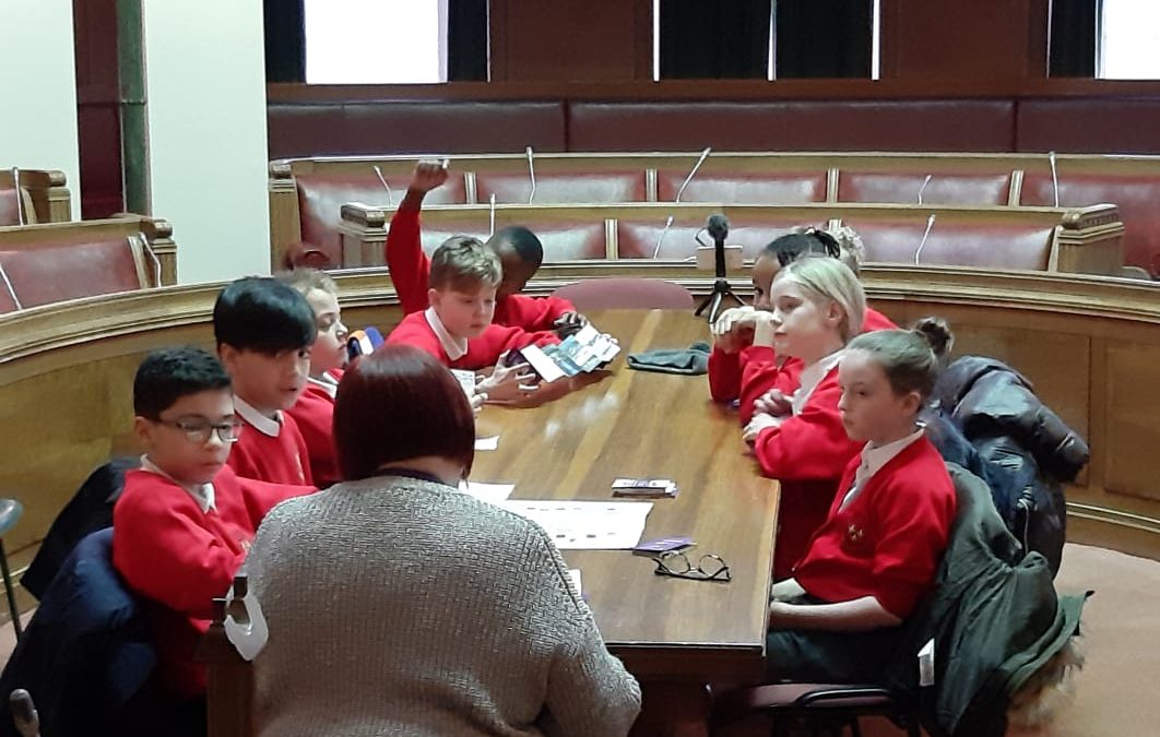 Kids quiz council leader over Luton’s future